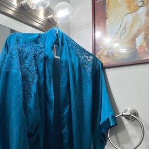 Super hawt teal robe & teddy..